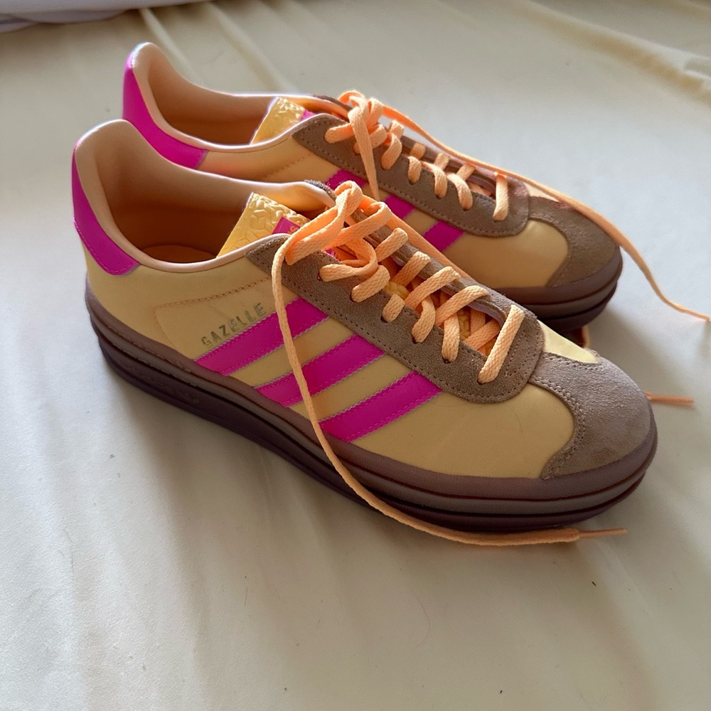 adidas Gazelle Bold - in spark lucid pink